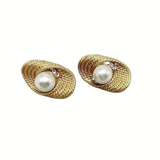 volutes expressives
création hors cadre
géométrie fluide
forme imaginaire
modernité décalée
design poétique