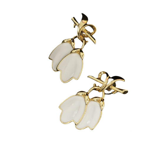 éclat immaculé
tendresse florale
bijou délicat
essence de printemps
parfum printanier