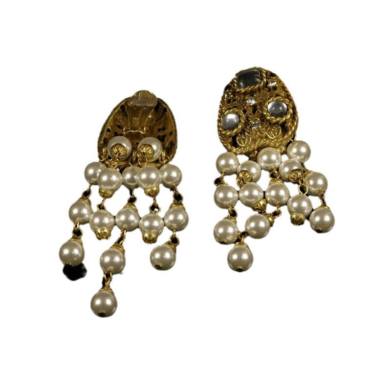 Boucles à clips dorées au style raffiné