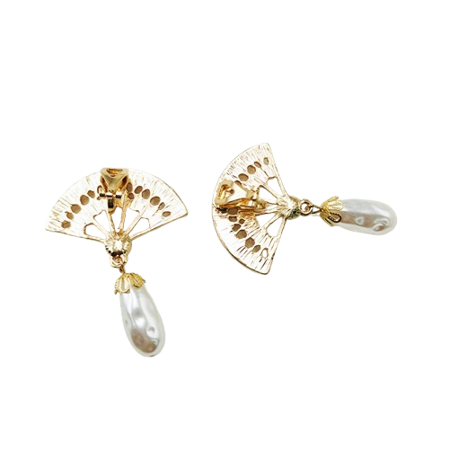 héritage décoratif
éventail du passé
accessoire de scène
bijou inspiration costume
luxe ondoyant
éventail d’apparat