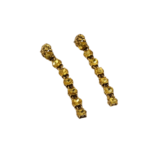 allure réservée
délicatesse rare
minimalisme précieux
finesse discrète
élégance classique
luxe subtil