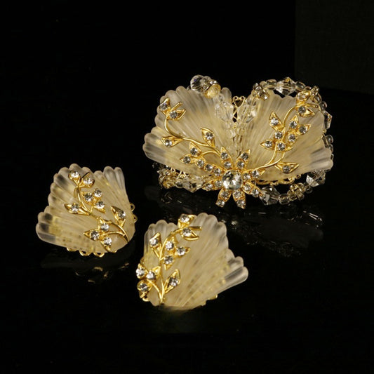 Vue rapprochée broche coquillage fait-main