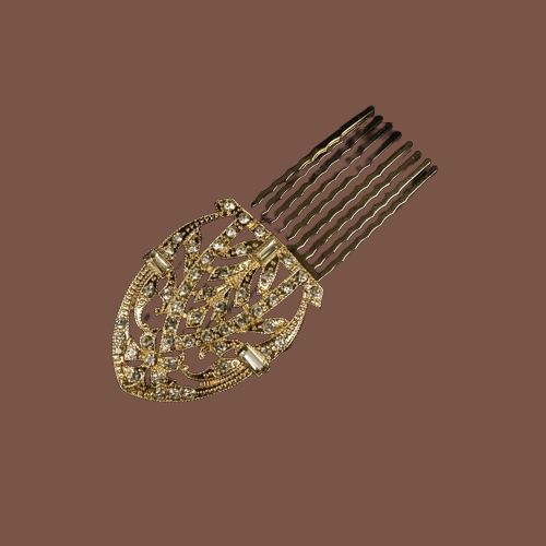 détail nostalgique
allure rétro noble
fantaisie parisienne
féminité fin de siècle
touche historique
prestige discret
élégance d’antan